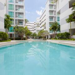 Отель The Base Downtown Phuket By Myhouse Пхукет бассейн