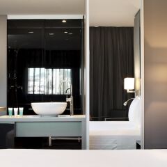Отель AC Hotel Sants by Marriott Испания, Барселона - отзывы, цены и фото номеров - забронировать отель AC Hotel Sants by Marriott онлайн комната для гостей фото 5