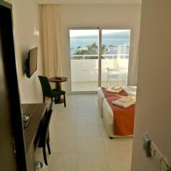 Отель Theo Sunset Bay Holiday Village комната для гостей