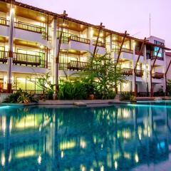 Отель The Elements Krabi Resort бассейн