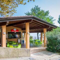 Отель Camping Zocco Centro Vacanze Манерба-дель-Гарда фото 3