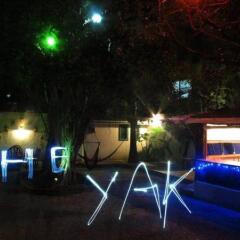 Отель The Yak Hostel Мексика, Плая-дель-Кармен - отзывы, цены и фото номеров - забронировать отель The Yak Hostel онлайн парковка