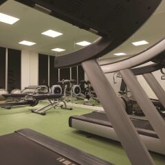 Adina Apartment Hotel Berlin Hackescher Markt фитнесс-зал