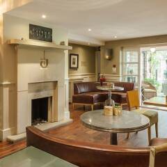 Отель Eleven Didsbury Park Манчестер в номере фото 2