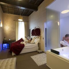 Отель Irooms Jacuzzi Suites Италия, Рим - отзывы, цены и фото номеров - забронировать отель Irooms Jacuzzi Suites онлайн комната для гостей