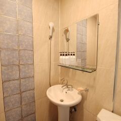 Отель Road Myeongdong Guesthouse Южная Корея, Сеул - отзывы, цены и фото номеров - забронировать отель Road Myeongdong Guesthouse онлайн ванная