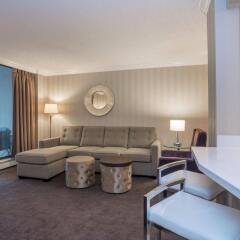 Отель La Grande Residence Vancouver at The Sutton Place Hotel Канада, Ванкувер - отзывы, цены и фото номеров - забронировать отель La Grande Residence Vancouver at The Sutton Place Hotel онлайн комната для гостей фото 3