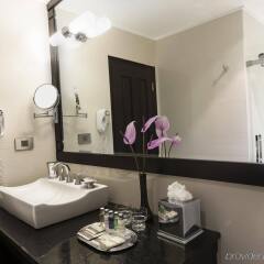 Terra Nova All Suite Hotel in Kingston, Jamaica from 266$, photos, reviews - zenhotels.com bathroom