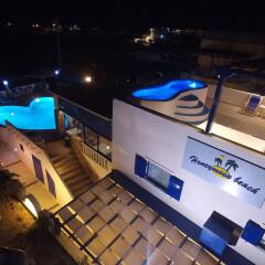 Отель Honeymoon Beach Hotel Греция, Остров Санторини - отзывы, цены и фото номеров - забронировать отель Honeymoon Beach Hotel онлайн бассейн фото 2