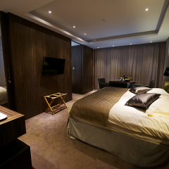 Отель Adams Beach 5* Полулюкс