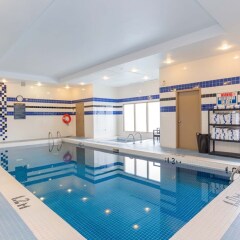 Отель Sandman Hotel Calgary Airport Канада, Калгари - отзывы, цены и фото номеров - забронировать отель Sandman Hotel Calgary Airport онлайн бассейн