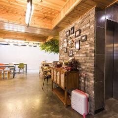 Отель Twin Rabbit Guesthouse гостиничный бар