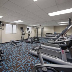 Отель Fairfield Inn by Marriott JFK Airport США, Нью-Йорк - отзывы, цены и фото номеров - забронировать отель Fairfield Inn by Marriott JFK Airport онлайн фитнесс-зал фото 3