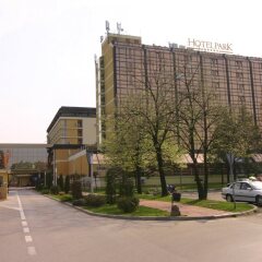 Hotel Park Рума парковка