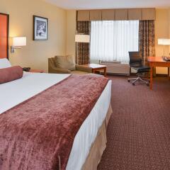 Отель Best Western Plus Cascade Inn & Suites комната для гостей фото 4