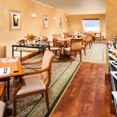 Отель Prague Marriott Hotel Чехия, Прага - 10 отзывов об отеле, цены и фото номеров - забронировать отель Prague Marriott Hotel онлайн питание фото 3
