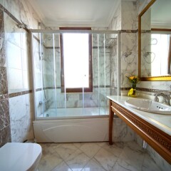 Acra Hotel - Special Class Турция, Стамбул - 2 отзыва об отеле, цены и фото номеров - забронировать отель Acra Hotel - Special Class онлайн ванная фото 2