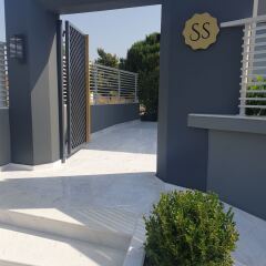 Отель Serenity Suites парковка