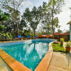 Отель OYO 37027 Bloo Resort Гоа бассейн