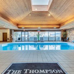 Отель Thompson Hotel & Conference Center Канада, Камлупс - отзывы, цены и фото номеров - забронировать отель Thompson Hotel & Conference Center онлайн бассейн