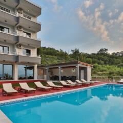 Отель Bevilacqua Apartments Черногория, Будва - отзывы, цены и фото номеров - забронировать отель Bevilacqua Apartments онлайн бассейн