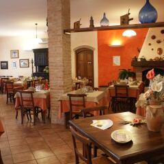 Отель Azienda Agrituristica Costa dei Tigli Костиглиоле-д'Асти питание
