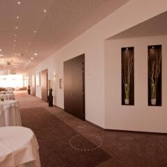 Отель Holiday Inn Bratislava интерьер отеля