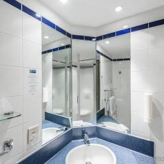 Отель Holiday Inn Express Frankfurt Messe ванная фото 2