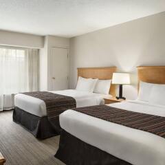 Отель Country Inn & Suites Columbus Airport США, Колумбус - отзывы, цены и фото номеров - забронировать отель Country Inn & Suites Columbus Airport онлайн комната для гостей фото 3