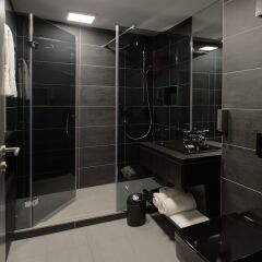 Отель Blackhome City Hotel Salzburg Австрия, Зальцбург - отзывы, цены и фото номеров - забронировать отель Blackhome City Hotel Salzburg онлайн ванная