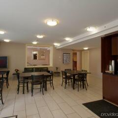 Отель Econo Lodge Inn & Suites Downtown Канада, Торонто - отзывы, цены и фото номеров - забронировать отель Econo Lodge Inn & Suites Downtown онлайн помещение для мероприятий
