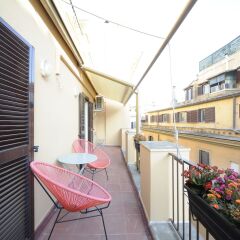 Отель Central Rome Suites балкон