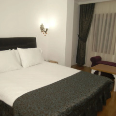 Jakaranda Hotel комната для гостей фото 3