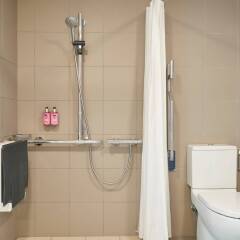 Отель Moxy Glasgow Merchant City Великобритания, Глазго - отзывы, цены и фото номеров - забронировать отель Moxy Glasgow Merchant City онлайн ванная