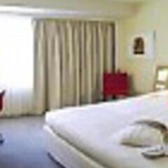 Отель Novotel Edinburgh Centre Великобритания, Эдинбург - отзывы, цены и фото номеров - забронировать отель Novotel Edinburgh Centre онлайн комната для гостей фото 4