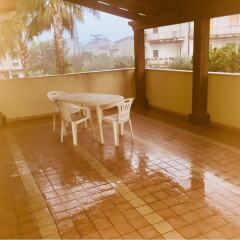 Апартаменты Apartment With 2 Bedrooms in Bovalino, With Pool Access, Furnished Balcony and Wifi - 300 m From the Beach Бовалино-Марина балкон