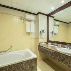 Отель Delta by Marriott Jumeirah Beach ванная фото 2