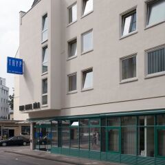 Отель TRYP by Wyndham Köln City Centre Германия, Кёльн - 8 отзывов об отеле, цены и фото номеров - забронировать отель TRYP by Wyndham Köln City Centre онлайн парковка