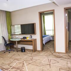 Отель Holiday Inn Express Chengdu West Gate комната для гостей фото 2
