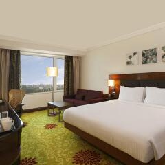 Отель Hilton Garden Inn New Delhi/Saket комната для гостей