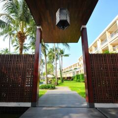 Отель Phuket Panwa Beachfront Resort парковка