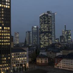 Adina Apartment Hotel Frankfurt Westend городской автобус