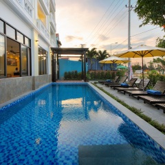 Viet Long Hoi An Beach Hotel бассейн