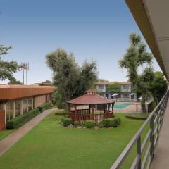 Отель Americas Best Value Inn Fort Worth/Hurst фото 4