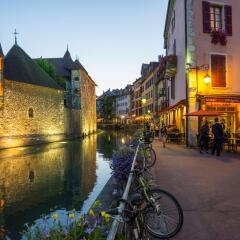 Отель Campanile Annecy - Cran Gevrier спортивное сооружение