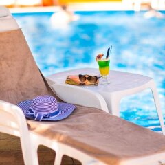 Отель Briz 2 Hotel Болгария, Варна - отзывы, цены и фото номеров - забронировать отель Briz 2 Hotel онлайн бассейн