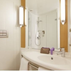 Отель ibis London Barking ванная фото 2