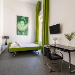 Отель Room Mate Laura Испания, Мадрид - отзывы, цены и фото номеров - забронировать отель Room Mate Laura онлайн удобства в номере фото 2
