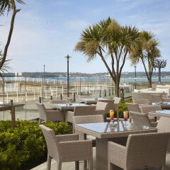 Radisson Blu Waterfront Hotel, Jersey пляж