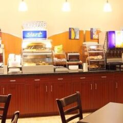 Отель Holiday Inn Express Hotel & Suites Columbus Univ Area - Osu США, Колумбус - отзывы, цены и фото номеров - забронировать отель Holiday Inn Express Hotel & Suites Columbus Univ Area - Osu онлайн питание фото 2
